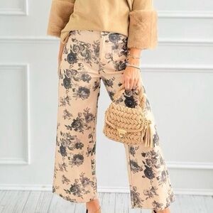 NWT Entro pants. 95% cotton, 5% spandex. Size M, 8-10